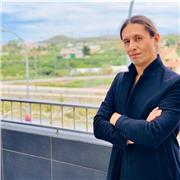 Profesor de Inglés para Negocios con más de 14 años de experiencia en ventas, presentaciones y reportes